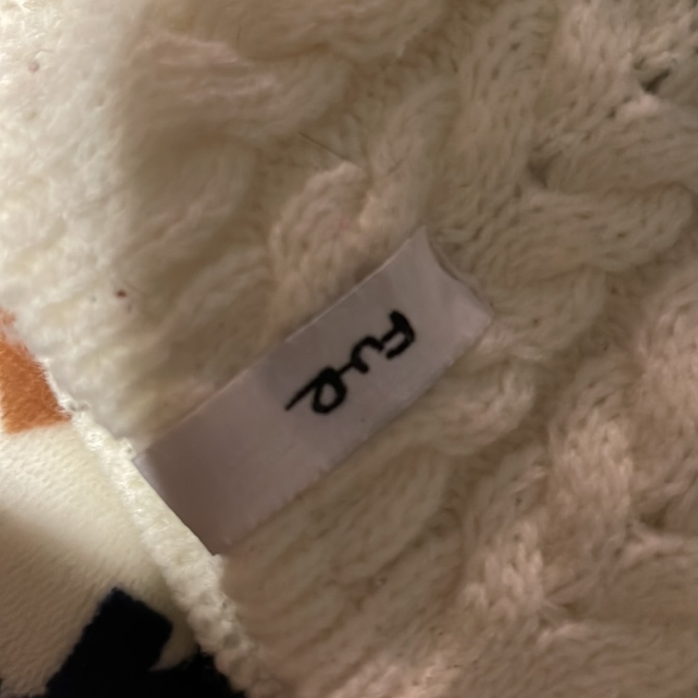 Hat - Picture 2 of 4